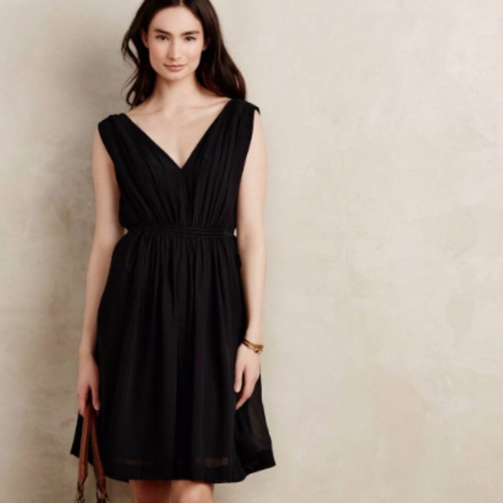 NWT Anthropolgie HD in Paris Black V-Neck Size 0